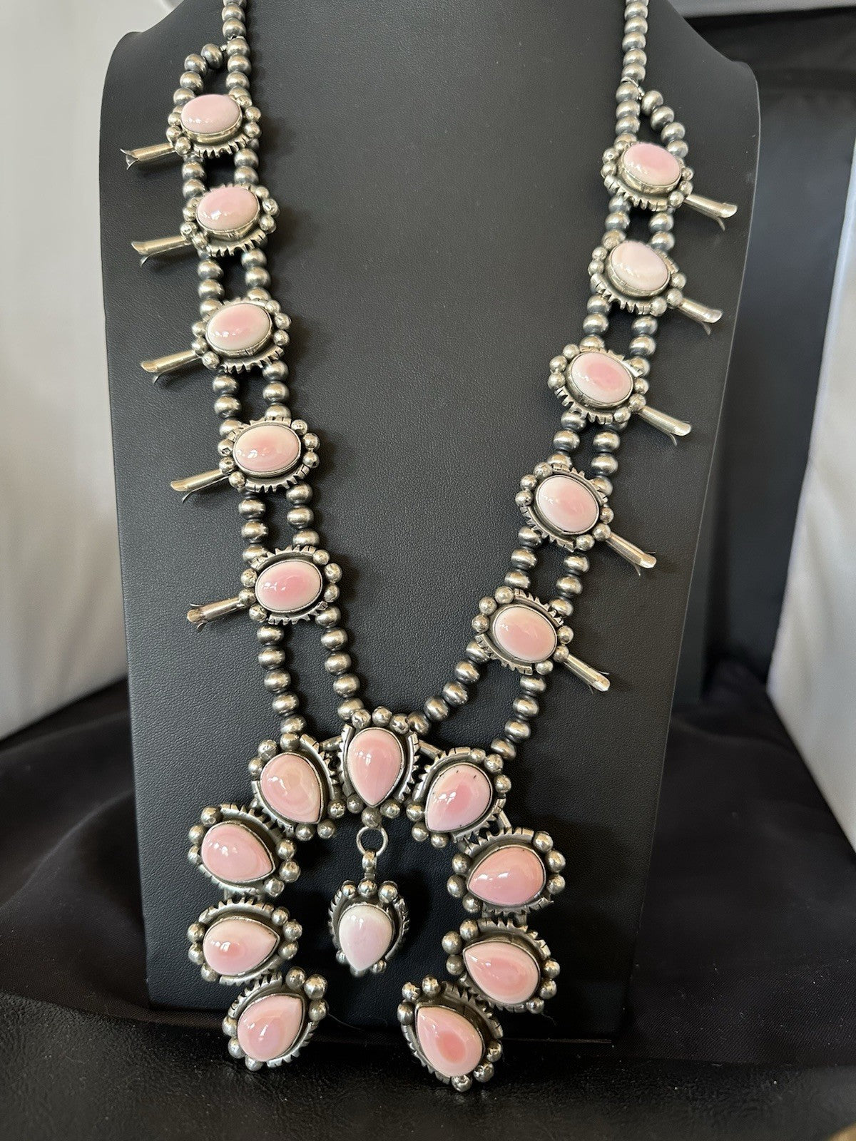 Pink Queen Conch Navajo Squash Sterling Silver Naja Necklace 19463