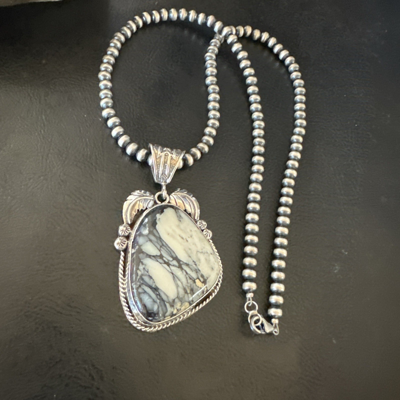White Buffalo Turquoise Pendant Navajo Pearls Sterling Silver Necklace 19341