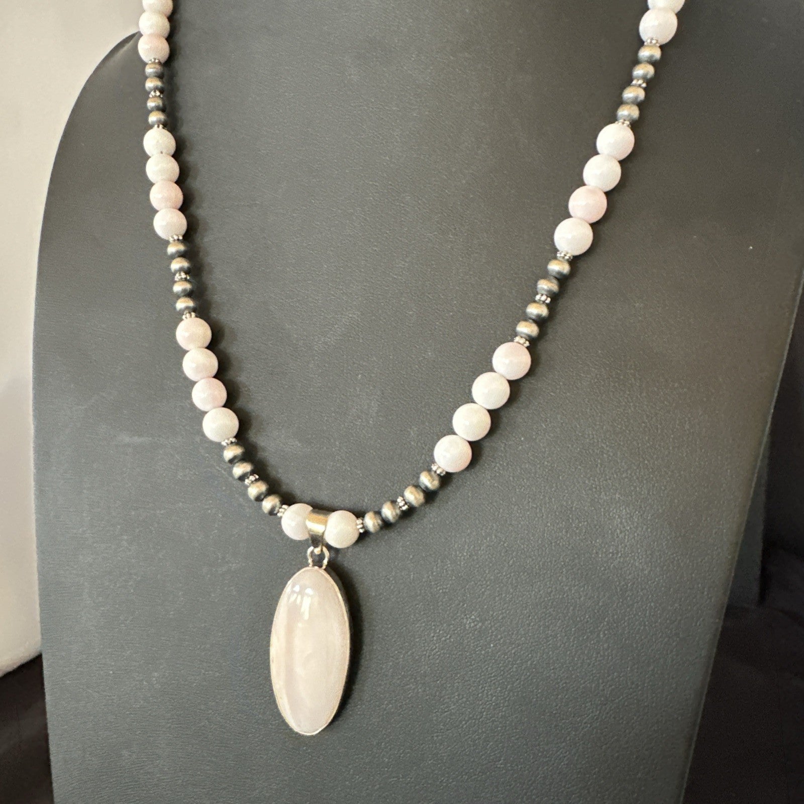 Southwestern Sterling Silver Pink Queen Conch Bead Necklace Pendant 20" 19555