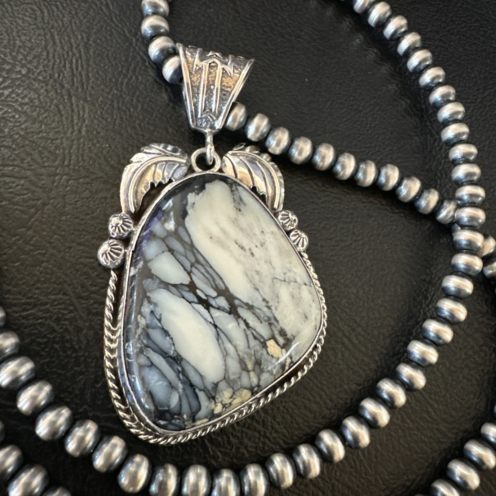 White Buffalo Turquoise Pendant Navajo Pearls Sterling Silver Necklace 19341