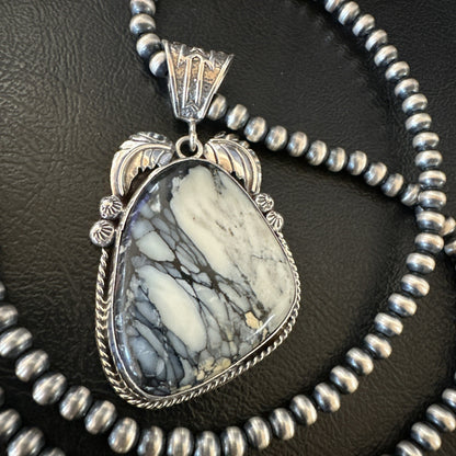 White Buffalo Turquoise Pendant Navajo Pearls Sterling Silver Necklace 19341