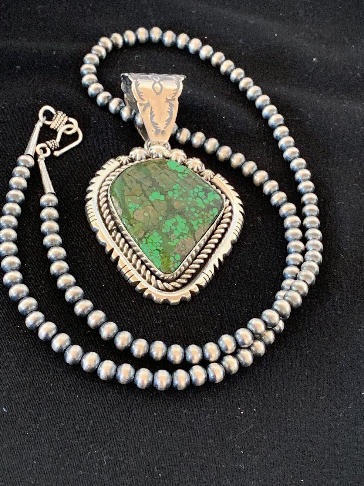 Navajo Pearls Sterling Green Spiderweb Turquoise Pendant Necklace 2984