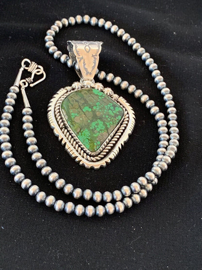 Navajo Pearls Sterling Green Spiderweb Turquoise Pendant Necklace 2984