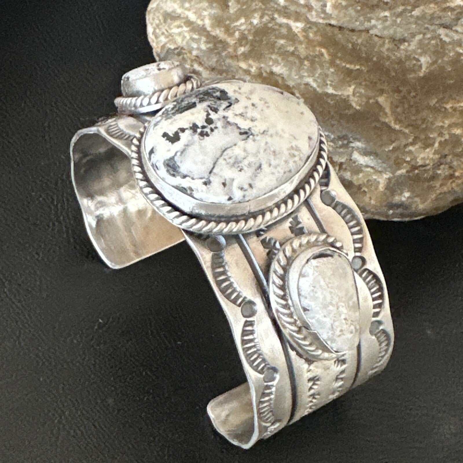 Mens WoMens White Buffalo Turquoise Navajo Sterling Silver Cuff Bracelet 17861