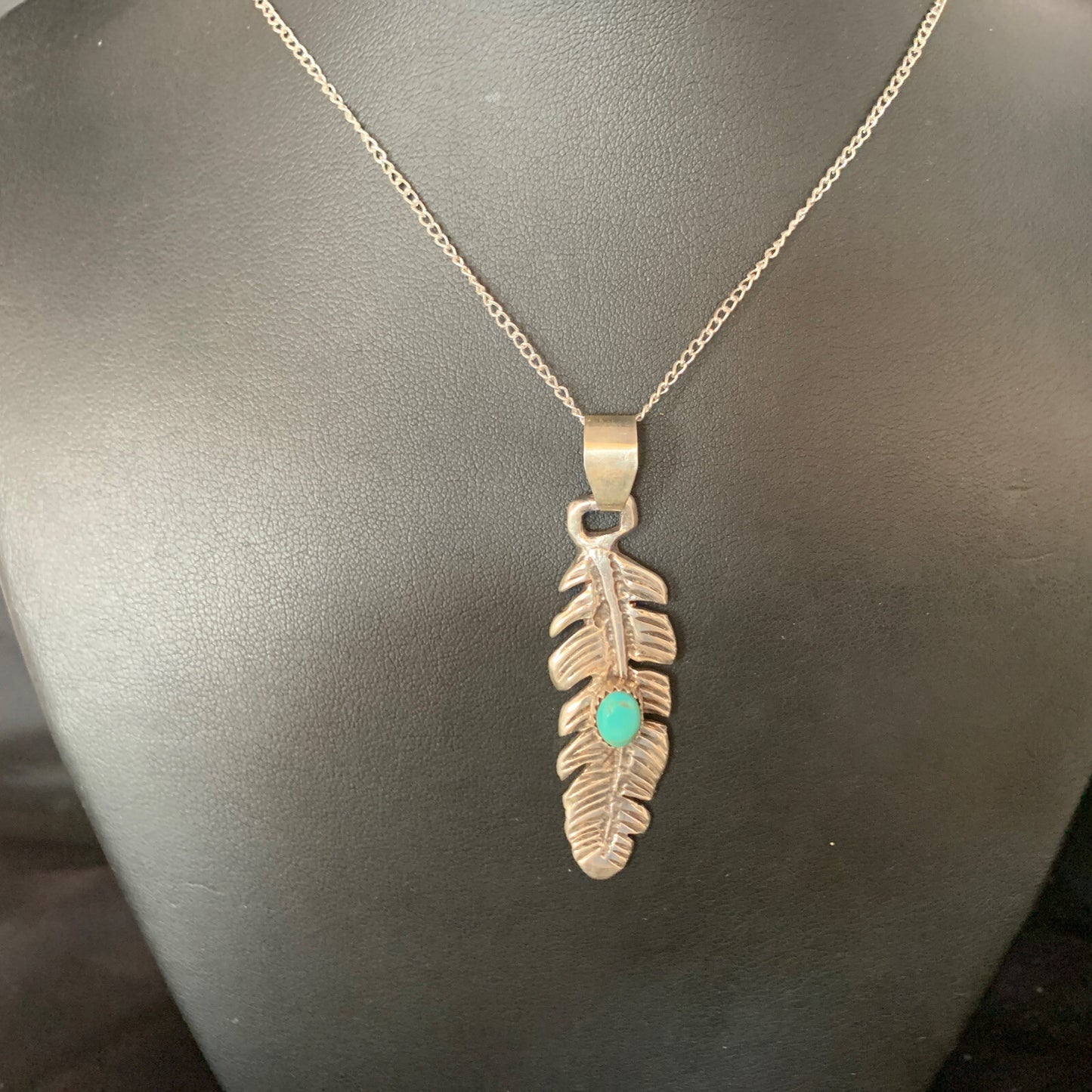 Womens Navajo Blue Turquois Sterling 16" Necklace Feather Pendant 13686
