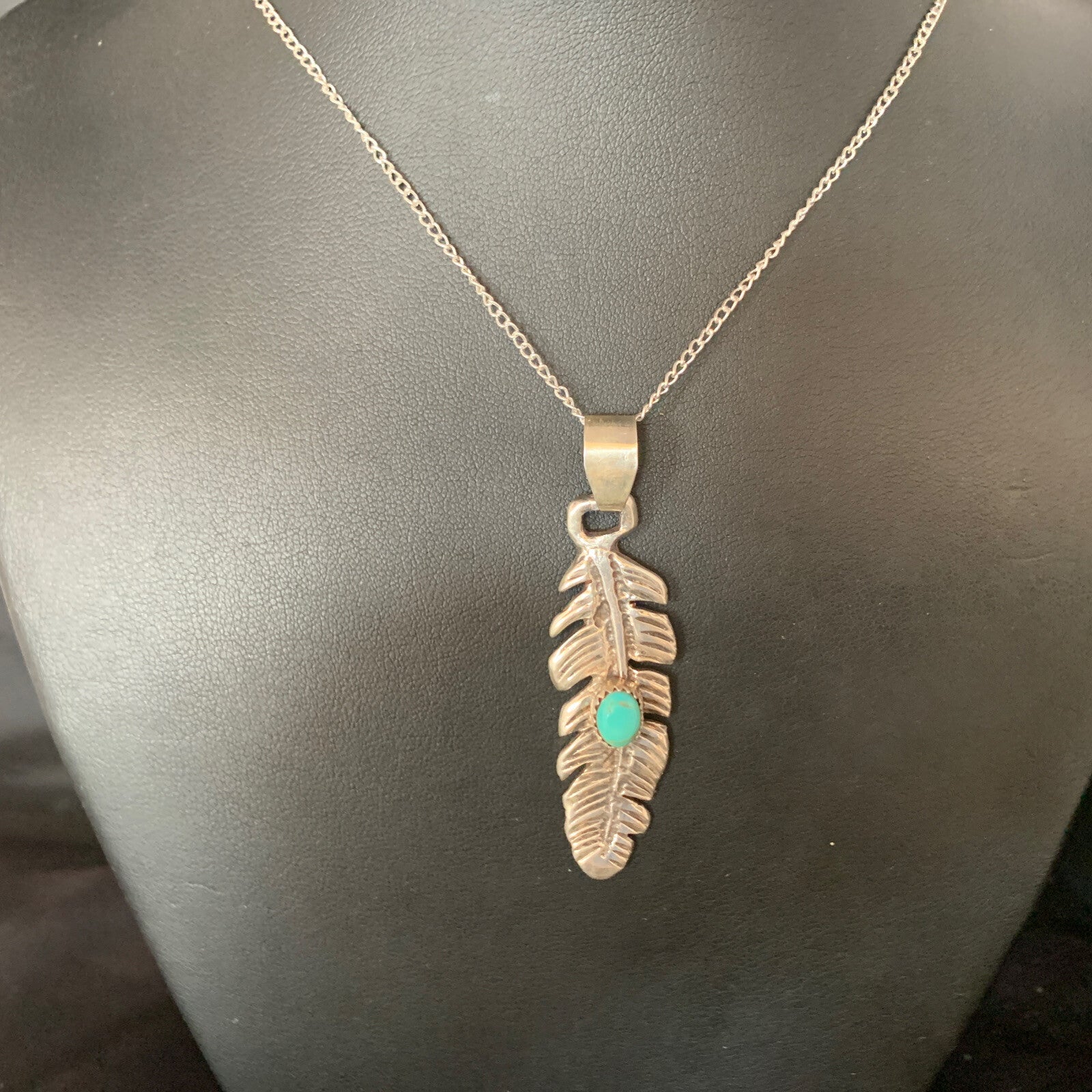 Womens Navajo Blue Turquois Sterling 16" Necklace Feather Pendant 13686