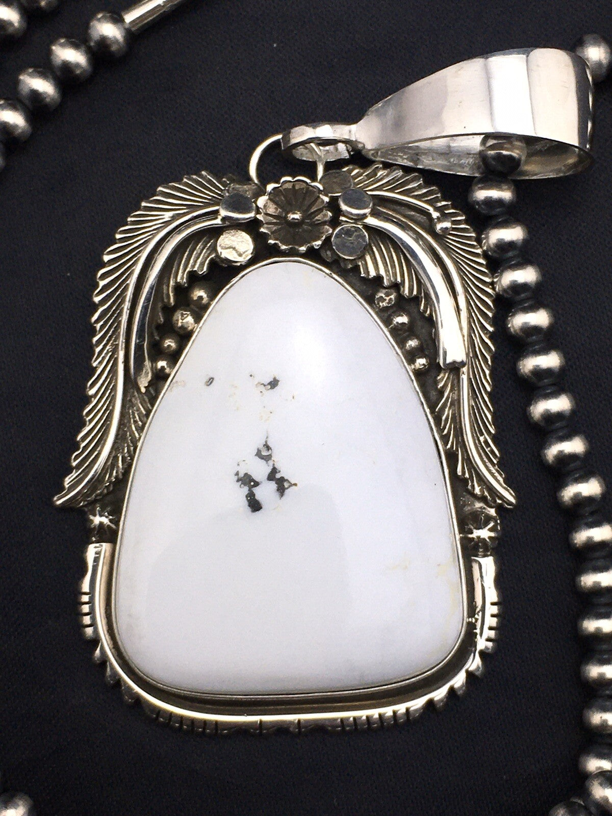 White Buffalo Turquoise Pendant Navajo Sterling Silver Beads Necklace 04529