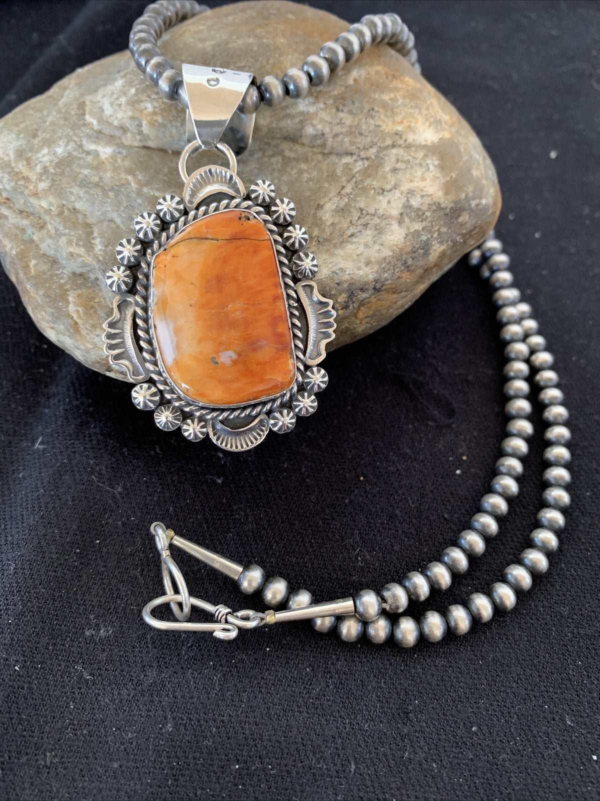 Sterling Silver Navajo Pearls Orange Spiny Oyster Pendant Necklace 00773