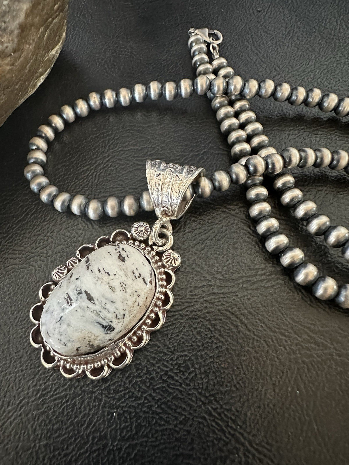 White Buffalo Turquoise Pendant Navajo Pearls Sterling Silver Necklace 19373