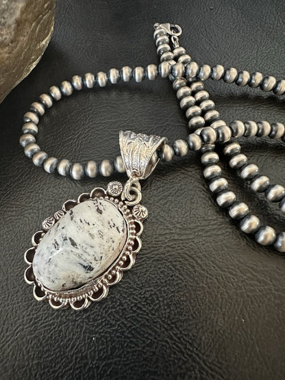 White Buffalo Turquoise Pendant Navajo Pearls Sterling Silver Necklace 19373