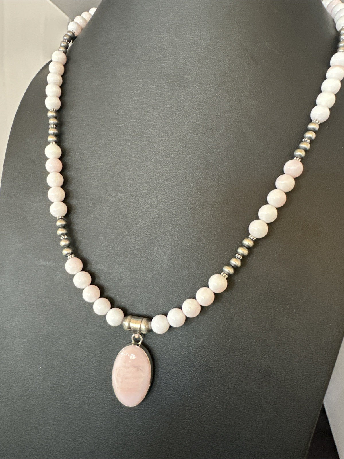 Southwestern Sterling Silver Pink Queen Conch Bead Necklace Pendant 20" 19581