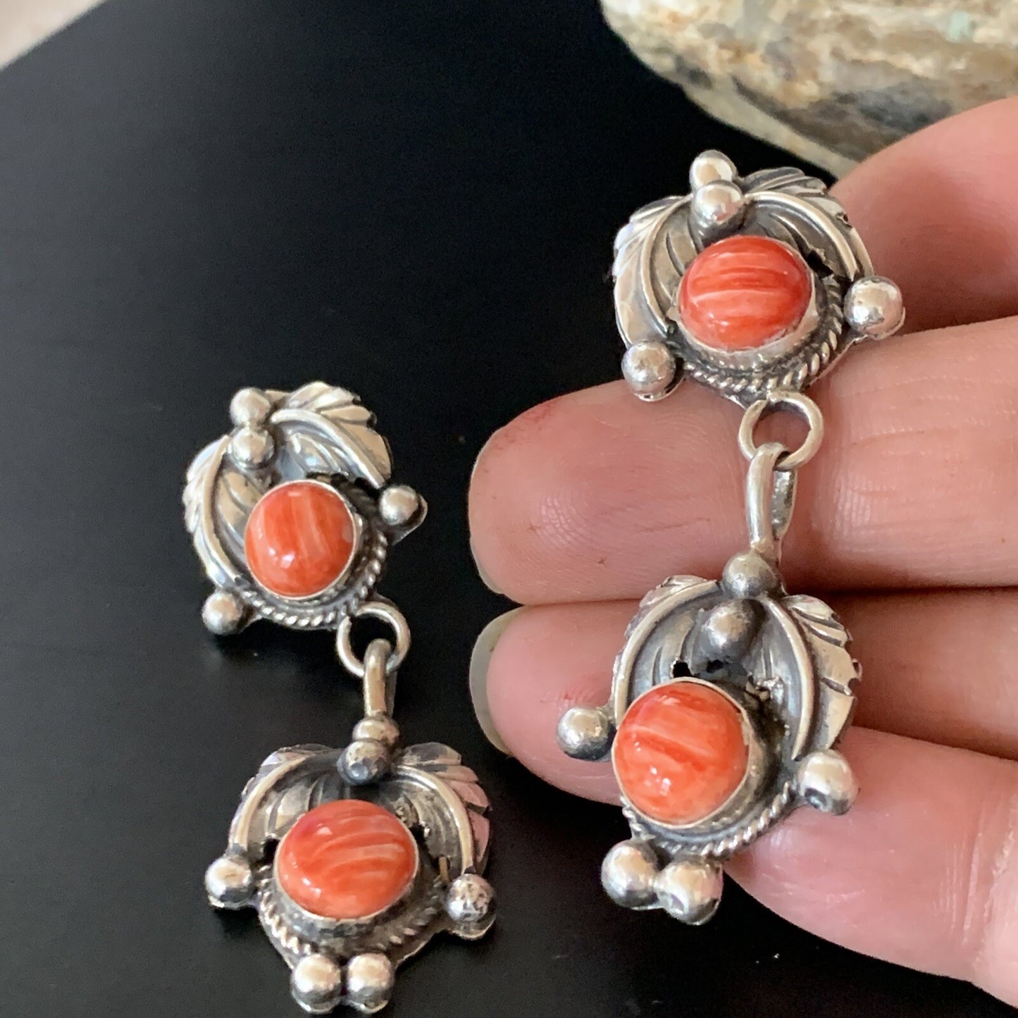 Red Spiny Oyster Southwestrn Navajo Sterling Silver Dangle Earring 02066