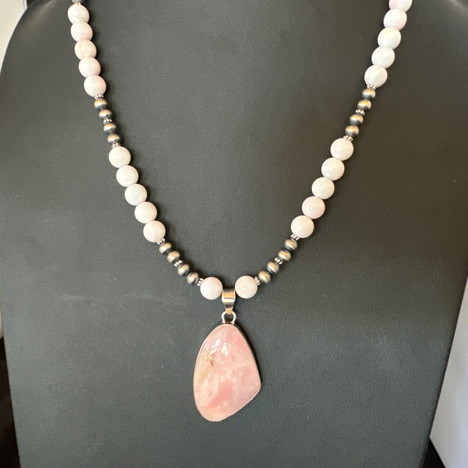Southwestern Sterling Silver Pink Queen Conch Bead Necklace Pendant 20" 19556