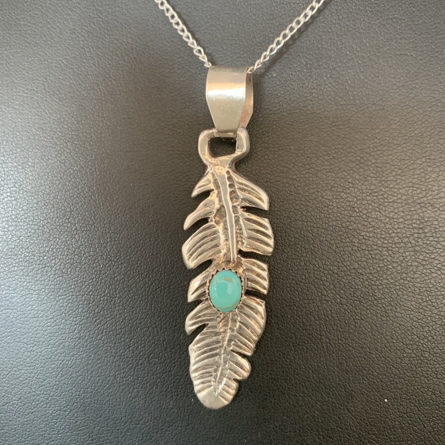 Womens Navajo Blue Turquois Sterling 16" Necklace Feather Pendant 13686