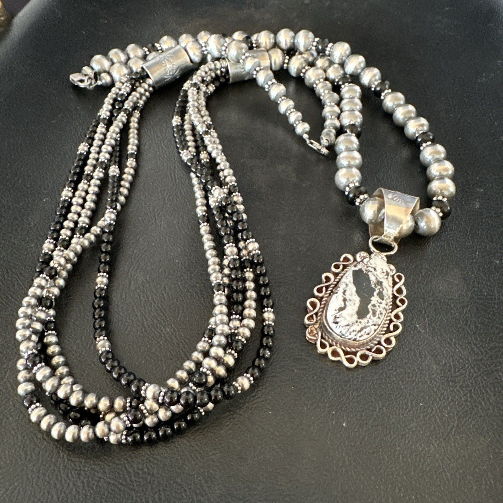 White Buffalo Black Onyx Sterling Silver Navajo Pearls Strand Necklace Set 19020