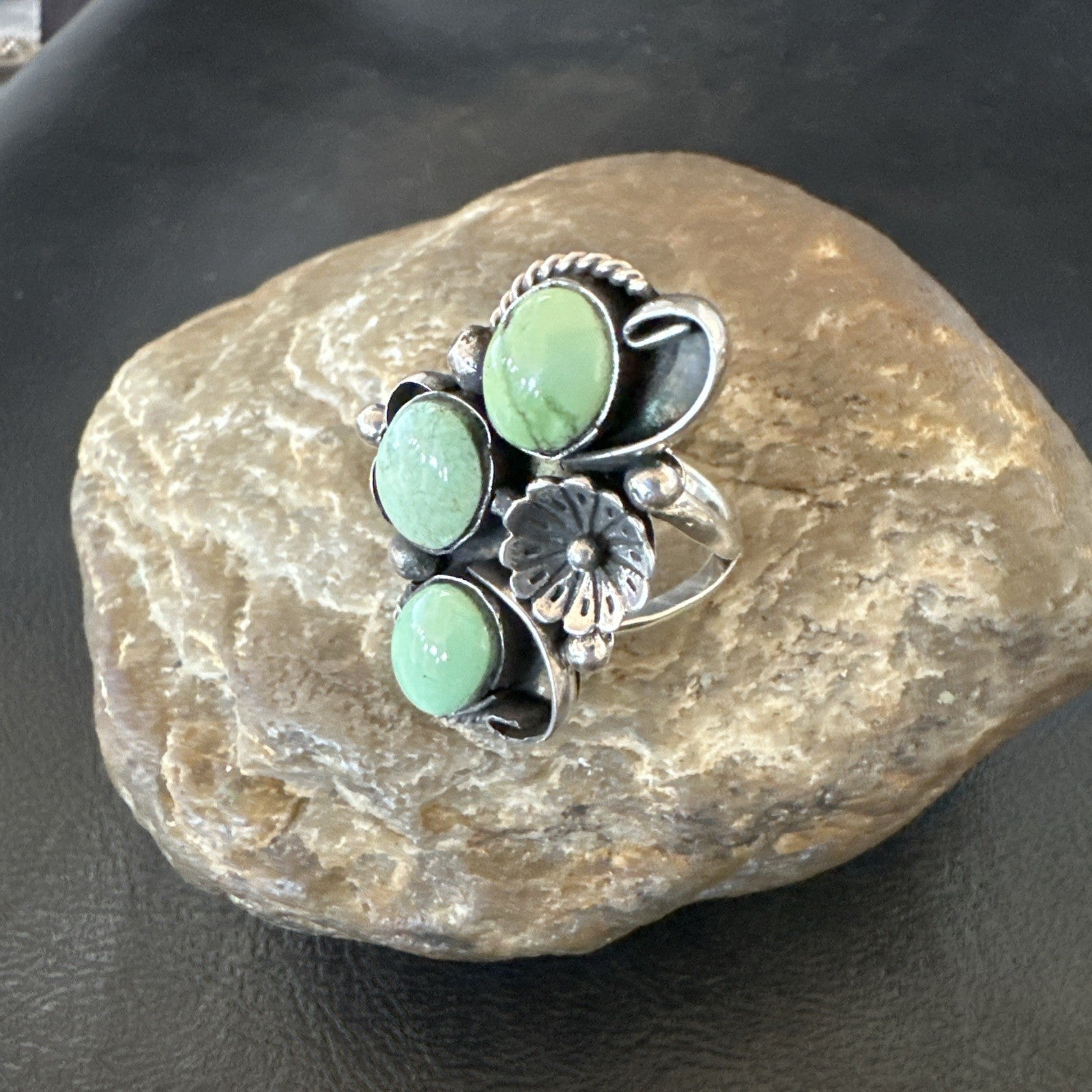 Yazzie Ring Green Turquoise Navajo Sterling Silver Cluster Size 8.5 19230
