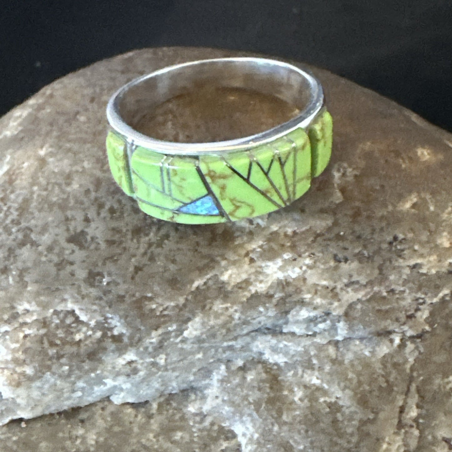 Womens Rare Green Gaspeite Sterling Silver Band Inlay Ring Size 9.5 19149