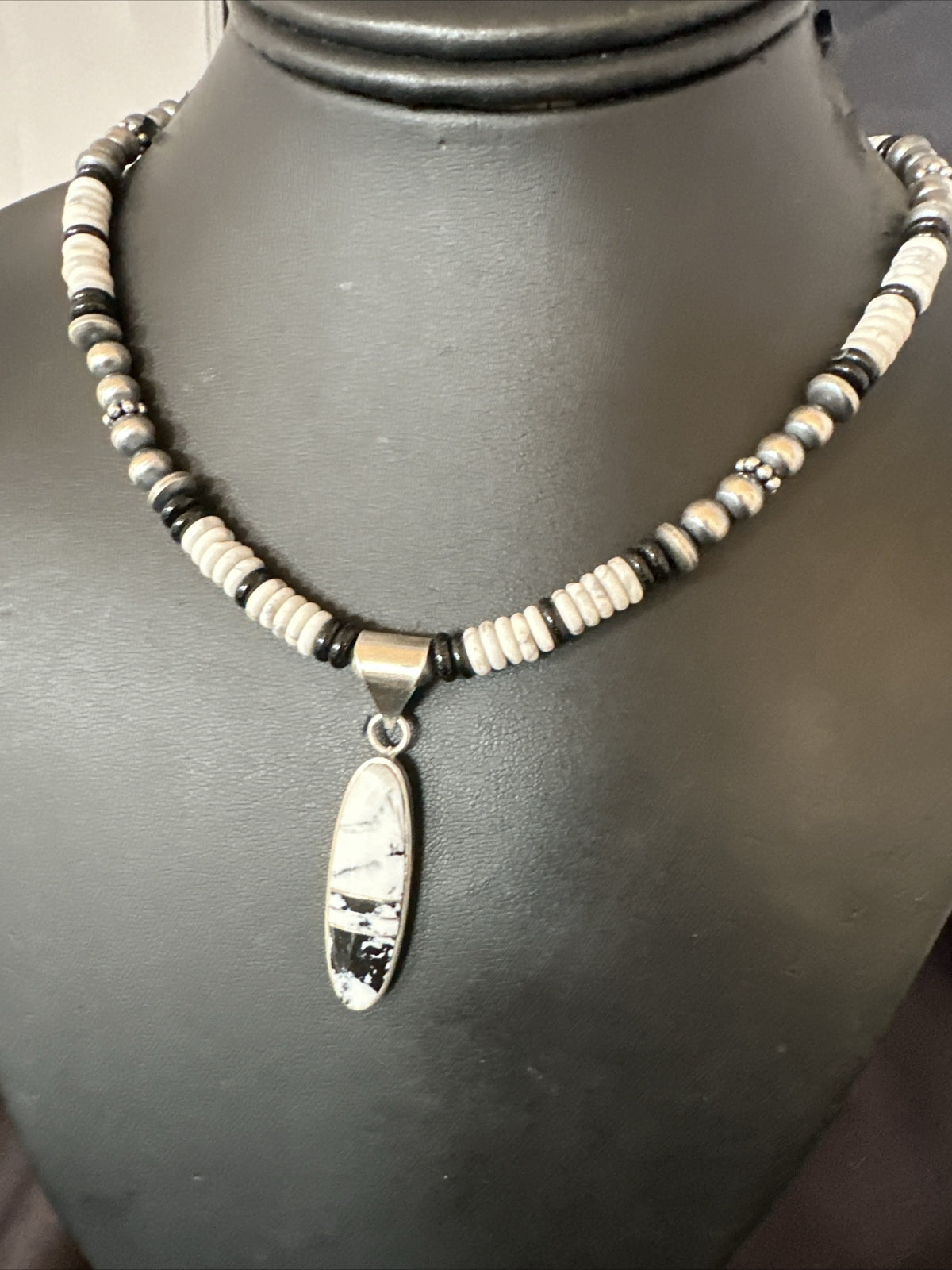 White Buffalo Turquoise Navajo Pearls Sterling Silver Onyx Necklace 17804