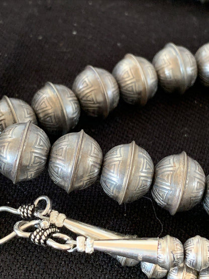 Hand Stamped Bench Navajo Pearls Graduated Sterling Silver Bead Necklace 36”