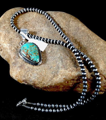 Green Turquoise #8 Pendant Navajo Pearls Sterling Silver Necklace 08678