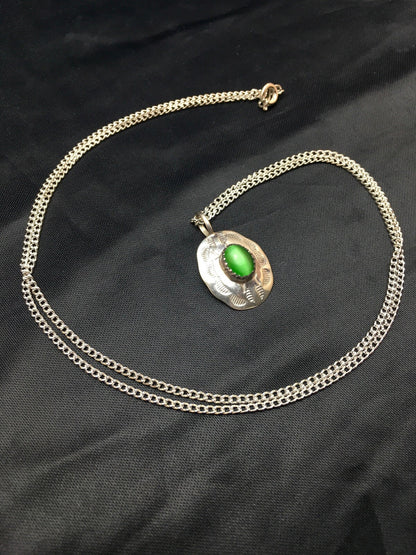 Native American Green Malachite Pendant Navajo Sterling Silver Necklace 08956