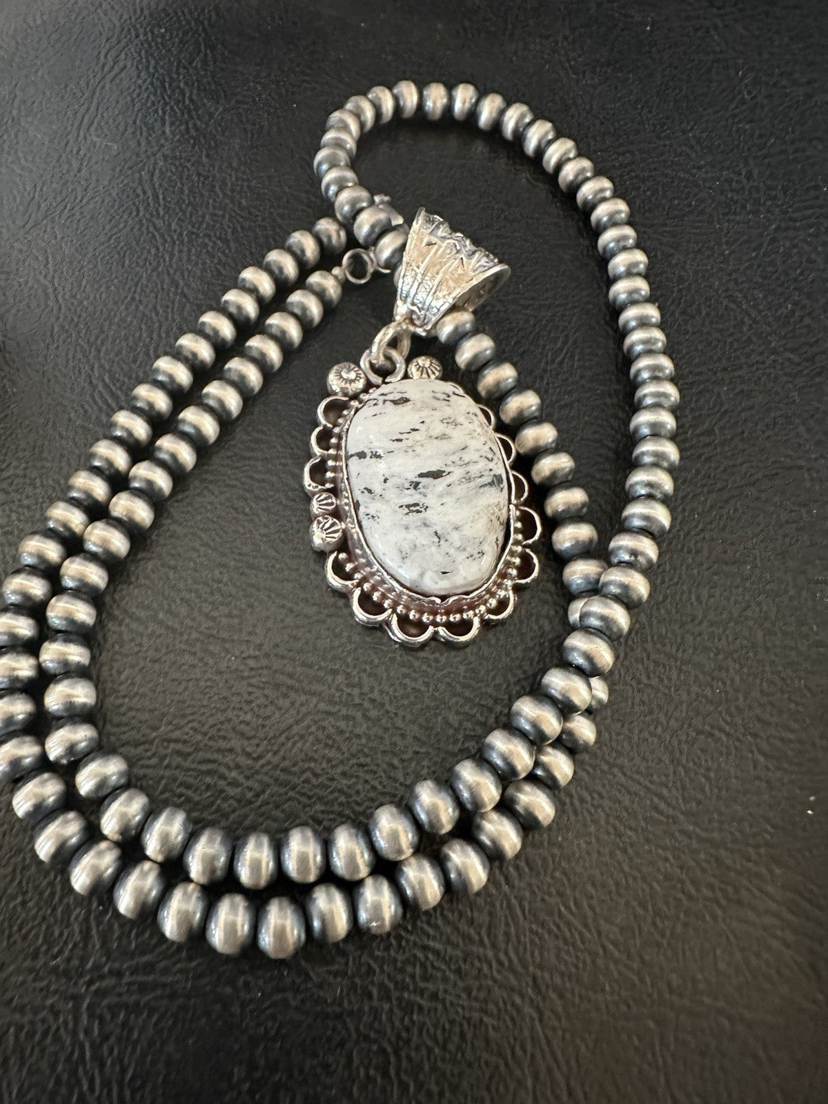 White Buffalo Turquoise Pendant Navajo Pearls Sterling Silver Necklace 19373