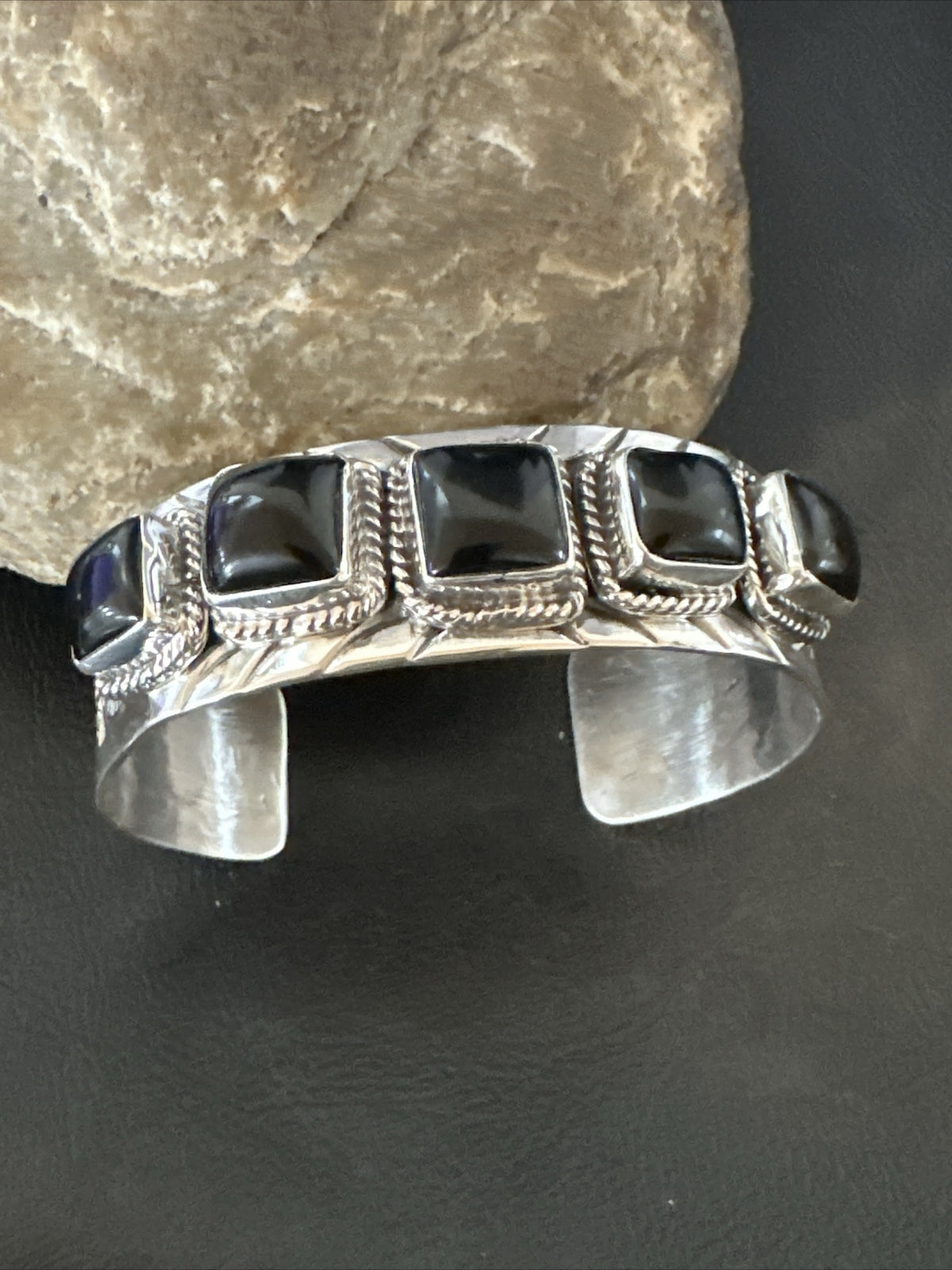 Native Mens Navajo Sterling Silver Black Onyx Cuff Bracelet 5 Stone 18020
