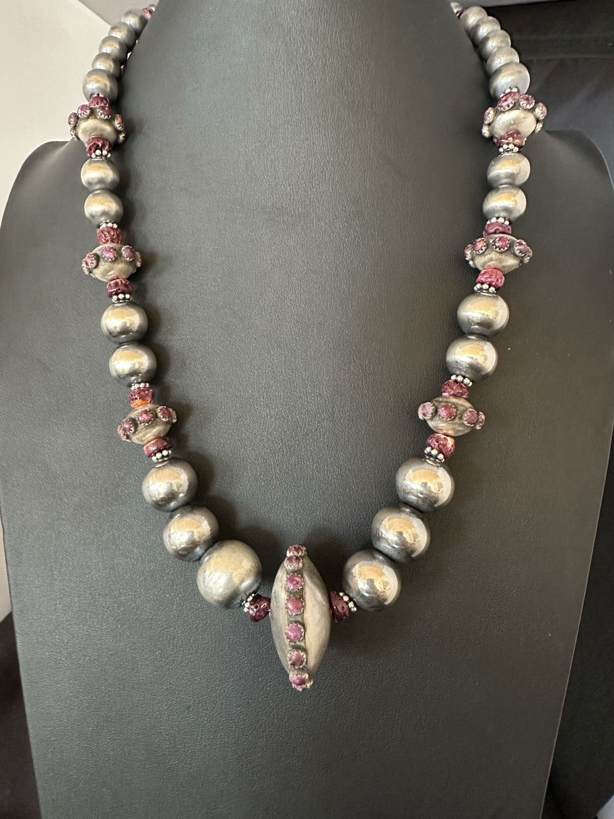 Purple Spiny Oyster Navajo Pearls Graduated Sterling Silver Necklace 23”19444