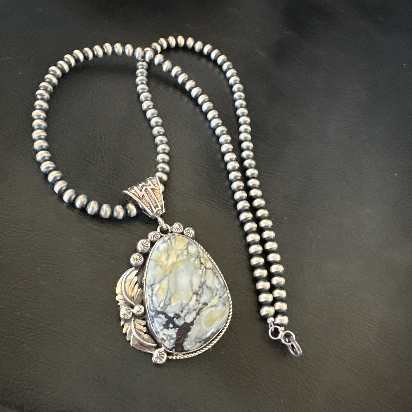 White Buffalo Turquoise Pendant Navajo Pearls Sterling Silver Necklace 19342