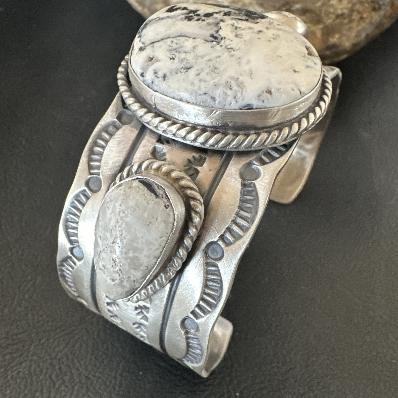 Mens WoMens White Buffalo Turquoise Navajo Sterling Silver Cuff Bracelet 17861