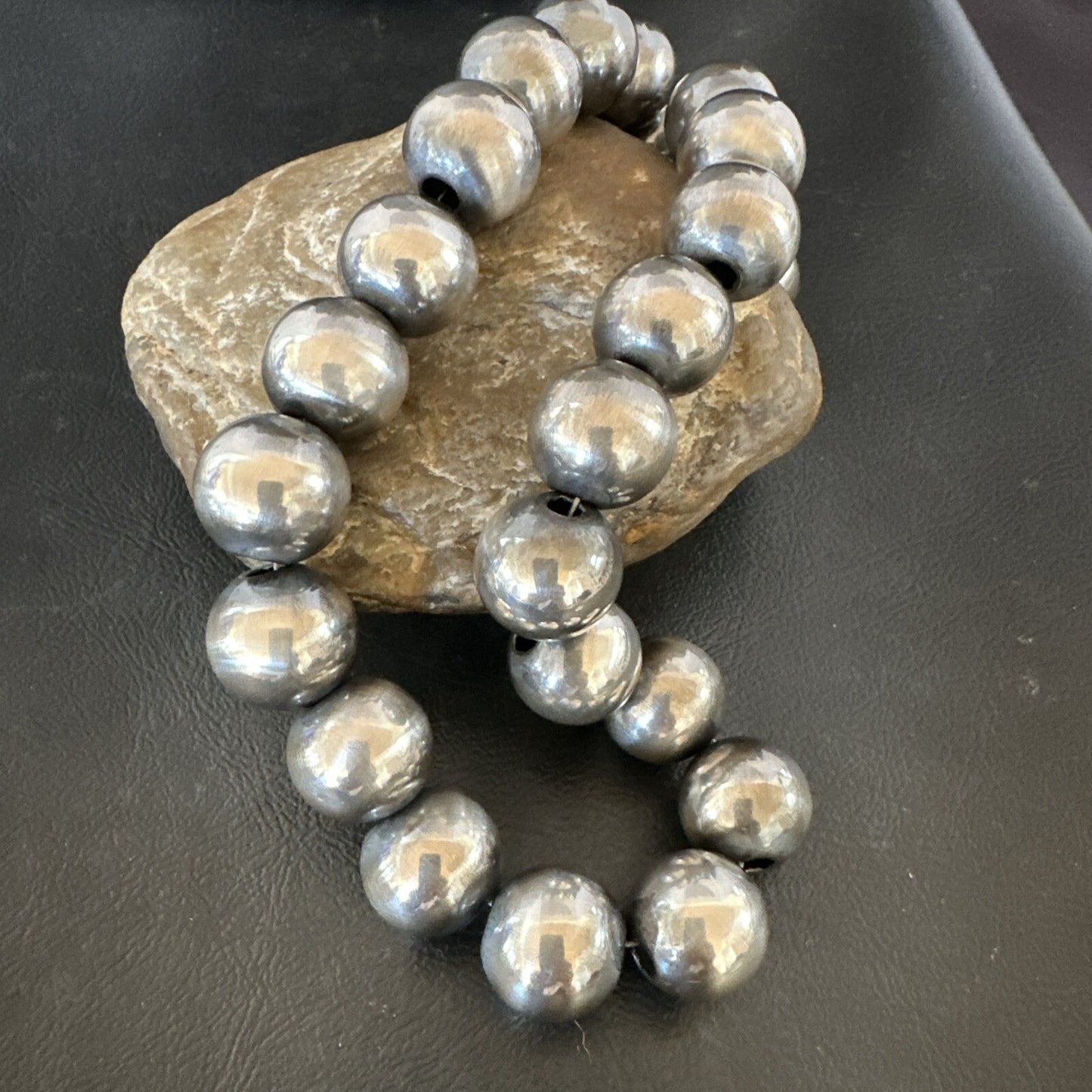 XL Round 18mm Sterling Silver Navajo Pearls 17” Single Strand Necklace 91817