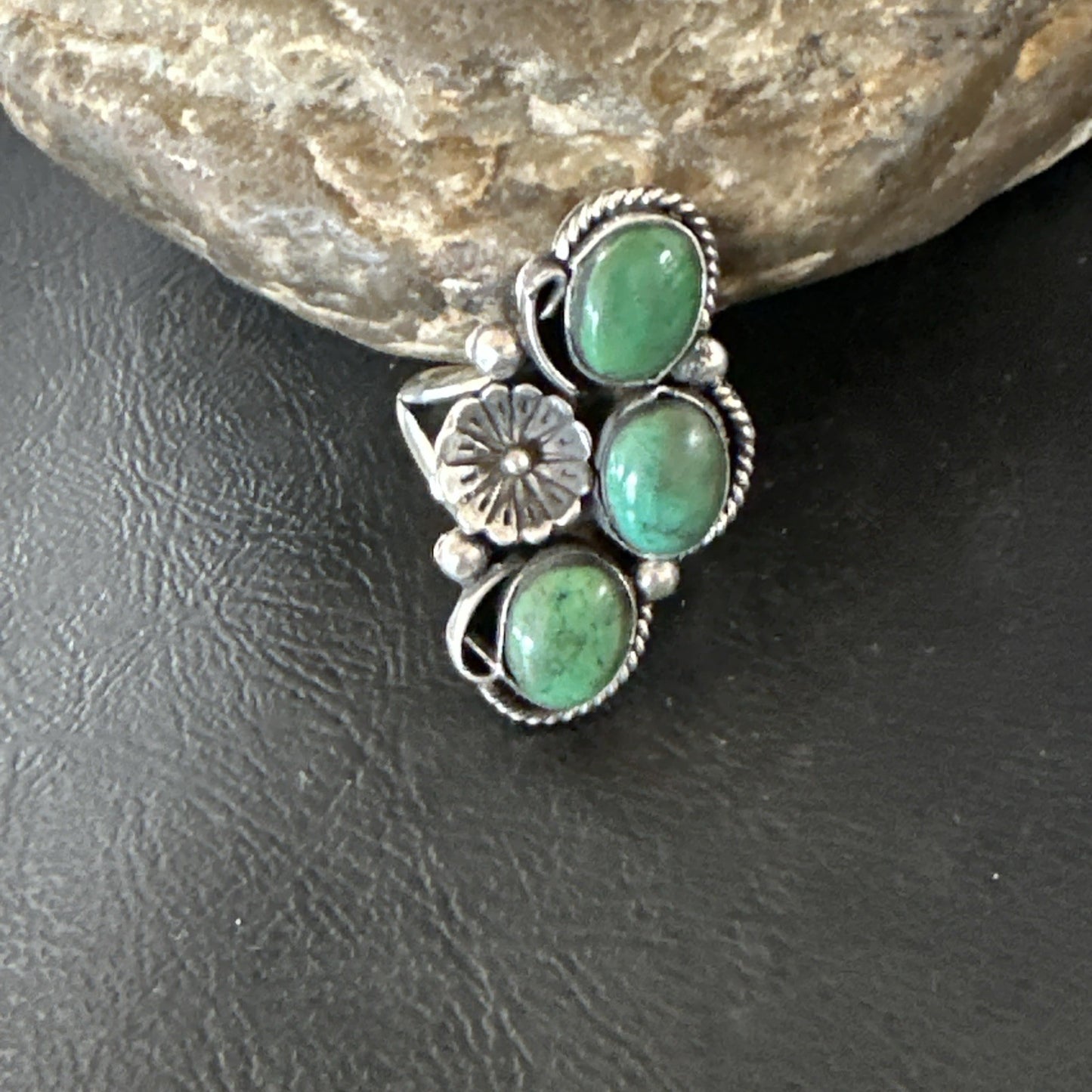 Yazzie Ring Green Turquoise Navajo Sterling Silver Cluster Size 7 19244