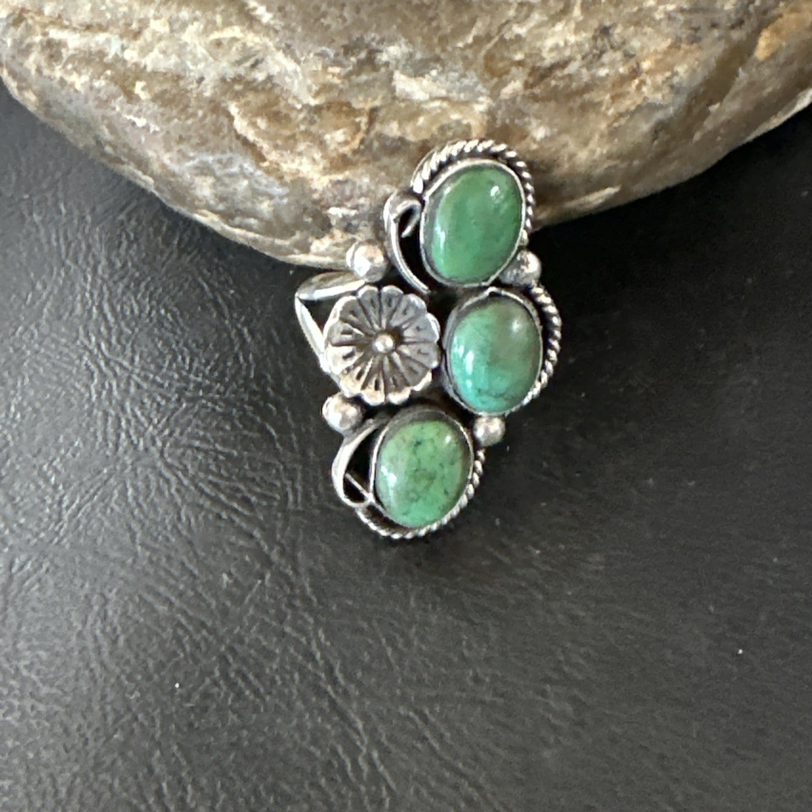 Yazzie Ring Green Turquoise Navajo Sterling Silver Cluster Size 7 19244