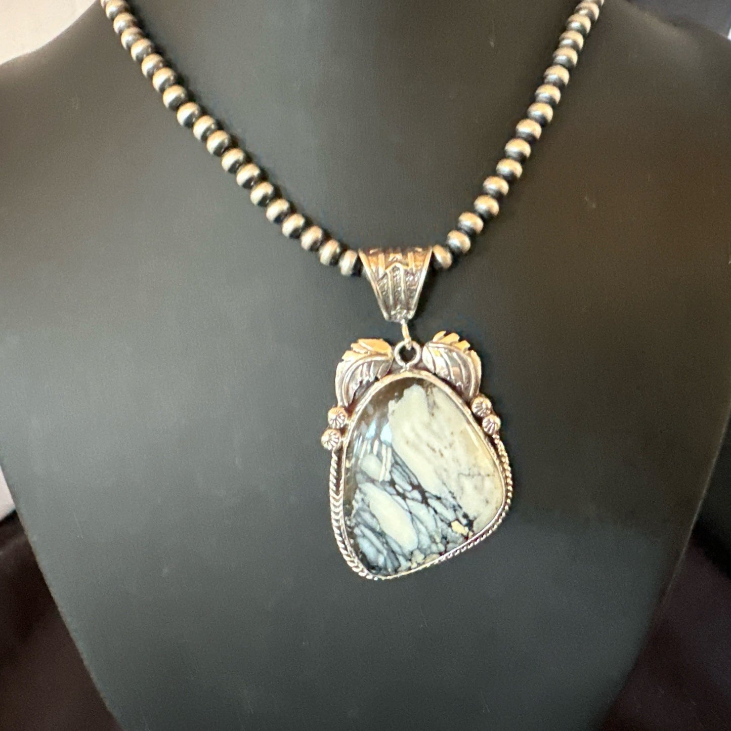 White Buffalo Turquoise Pendant Navajo Pearls Sterling Silver Necklace 19341