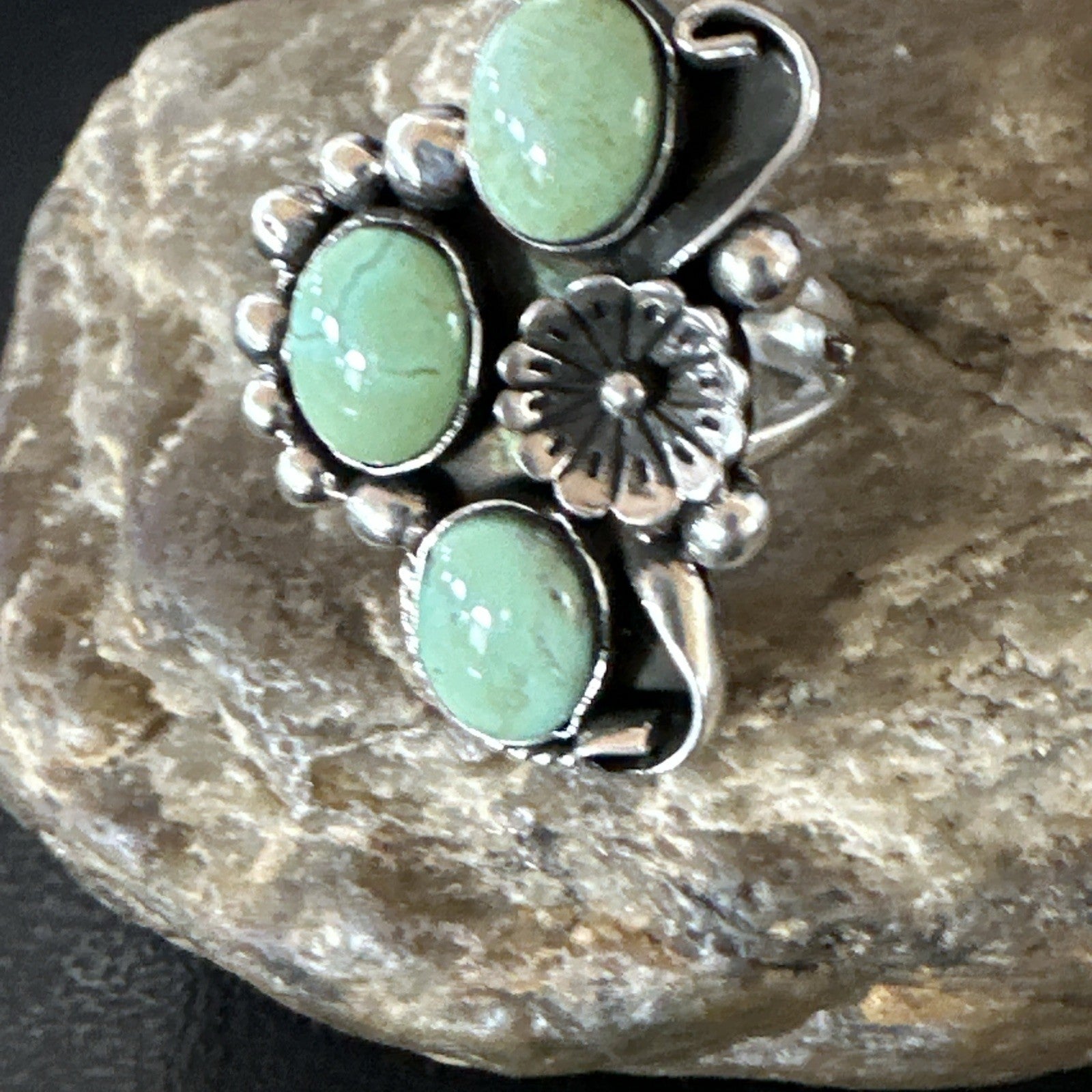 Yazzie Ring Green Turquoise Navajo Sterling Silver Cluster Size 8.5 19231