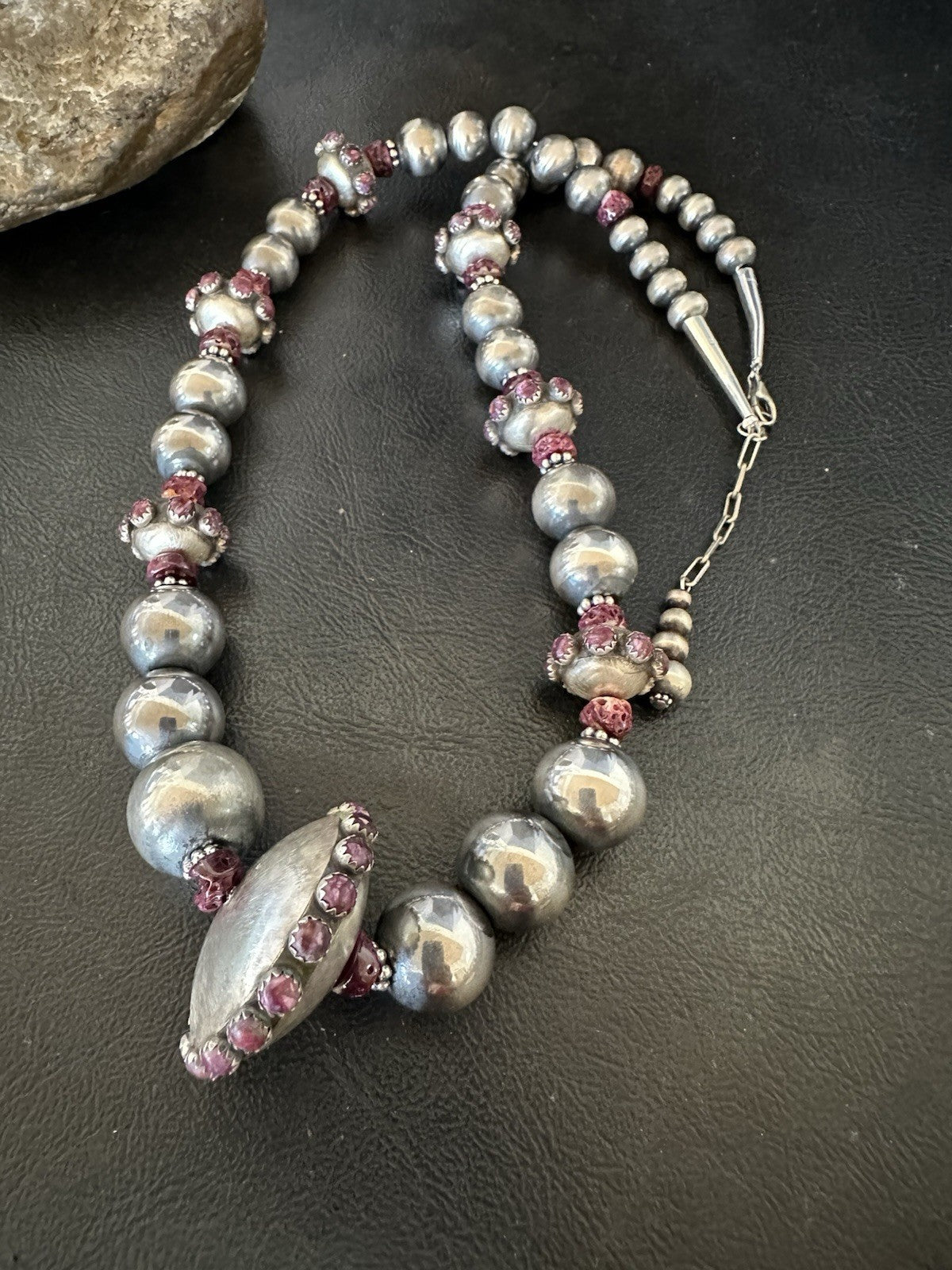 Purple Spiny Oyster Navajo Pearls Graduated Sterling Silver Necklace 23”19444