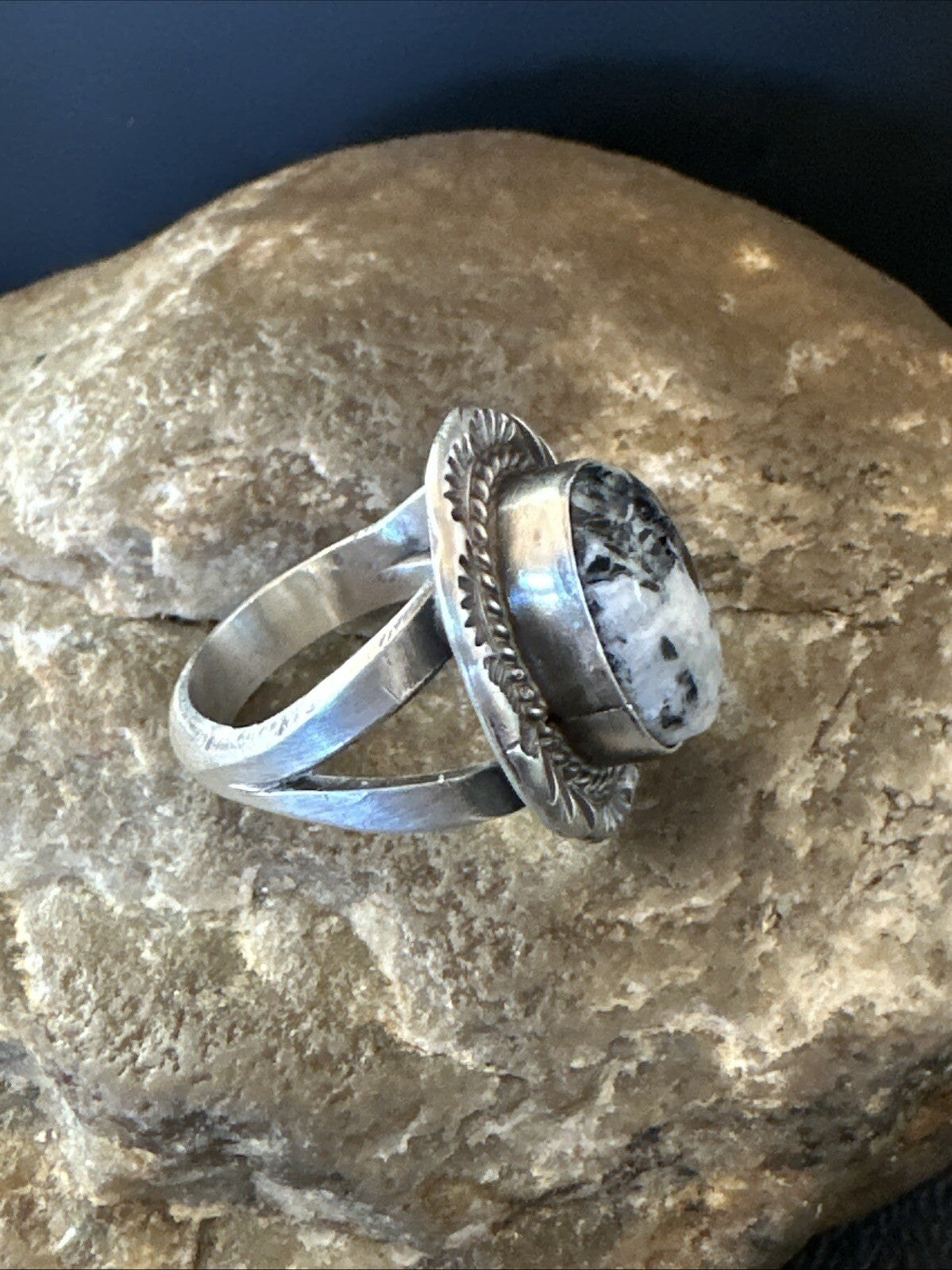 Womens White Buffalo Turquoise Navajo Sterling Silver Ring Size 7 18586
