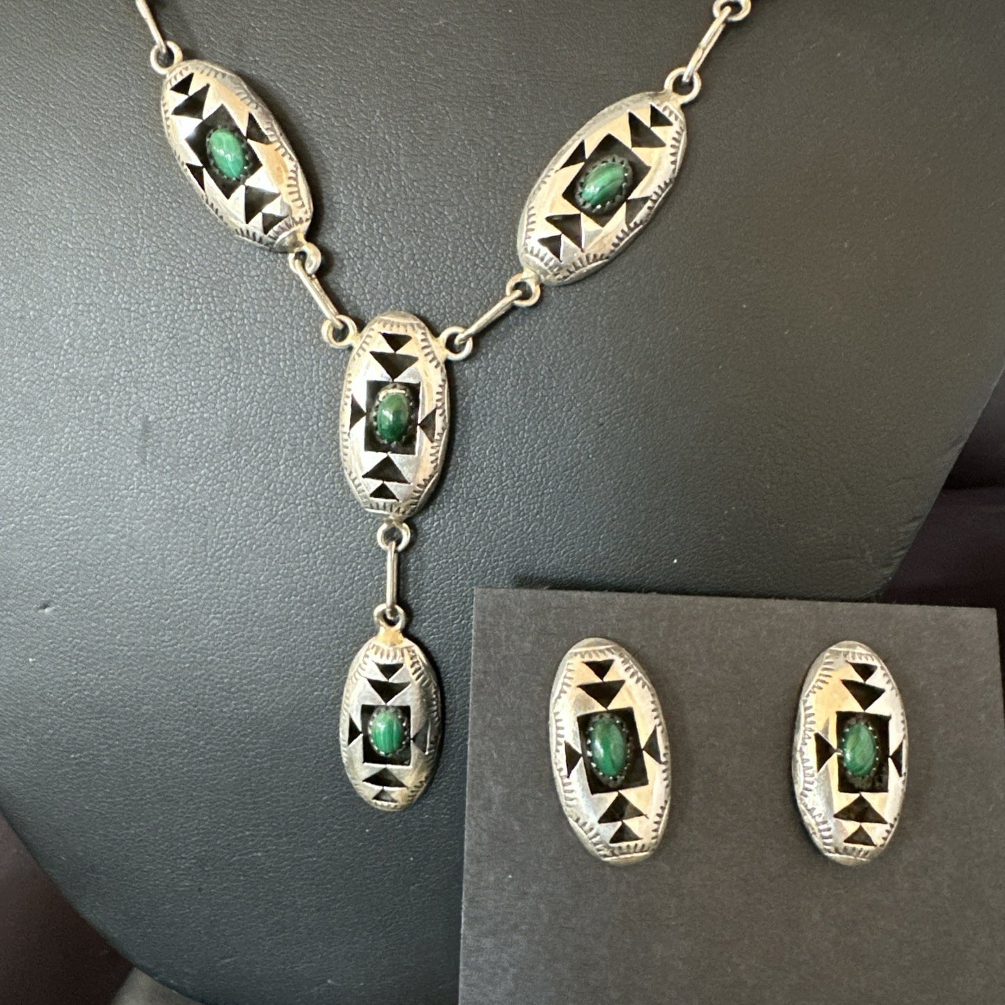 Old Navajo Green Malachite Sterling Silver Shadowbox Necklace Earrings 18”19106