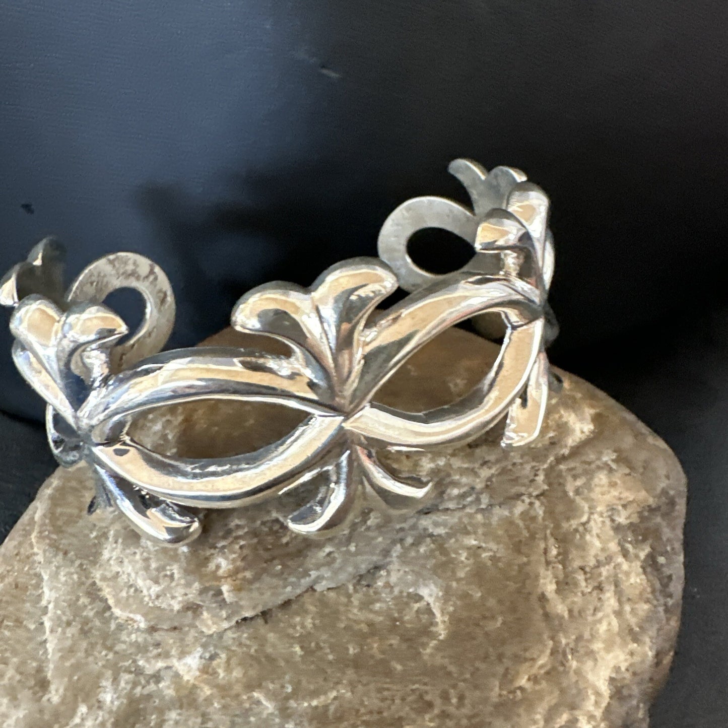 Native American Mens Navajo Sterling Silver Tufa Cast Cuff Bracelet 17814