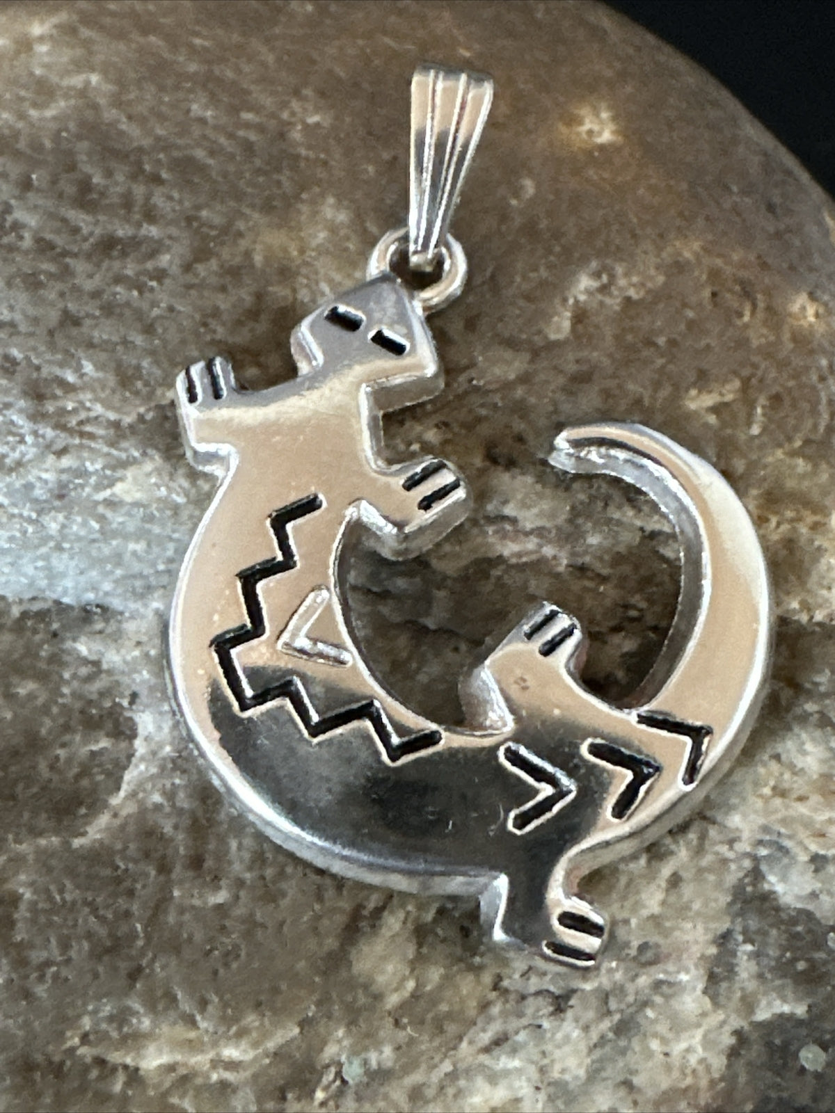 Navajo Stamped Lizard Pendant Gecko Sterling Silver 18155