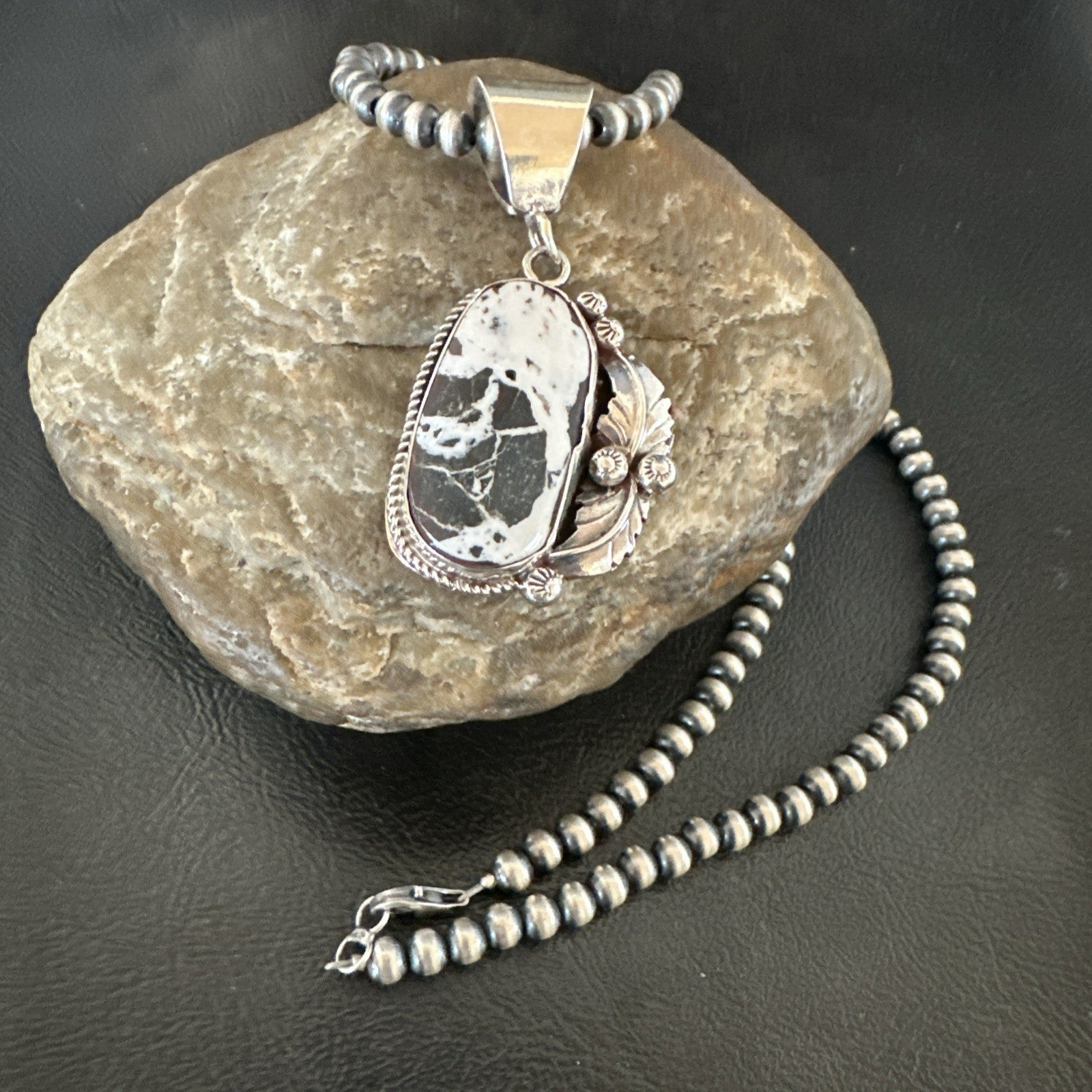 White Buffalo Turquoise Pendant Navajo Pearls Sterling Silver Necklace 19346