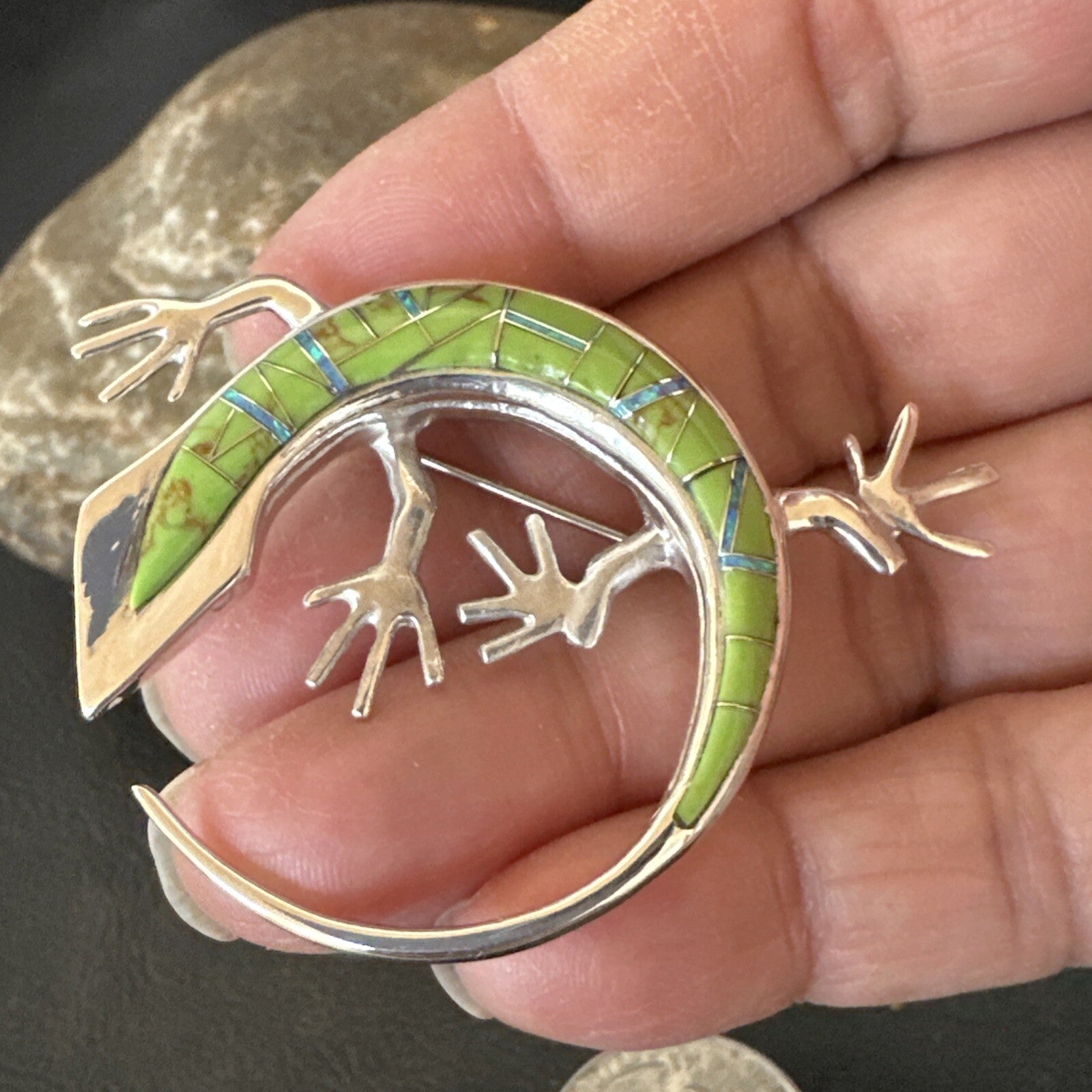 Green Gaspeite Opal Navajo Gecko Sterling Silver Inlay Lizard Pin Pendant 18598