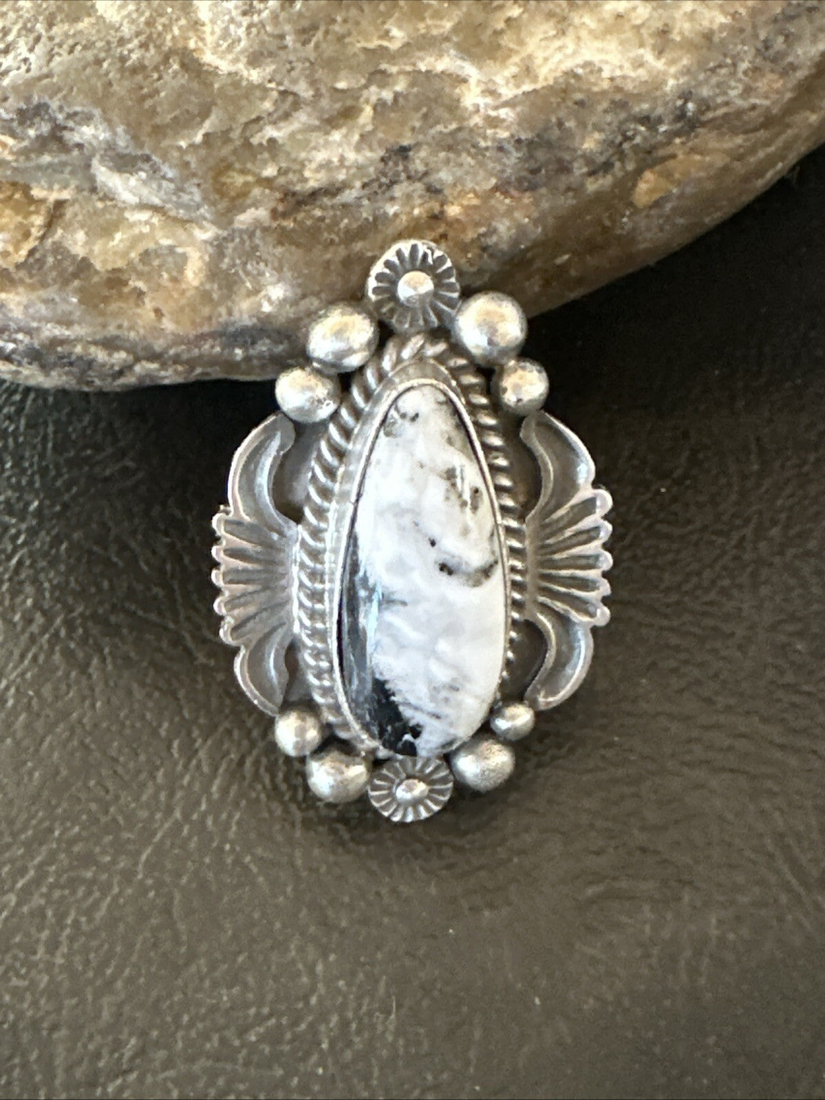 White Buffalo Turquoise Navajo Sterling Silver Ring Size 6 18624
