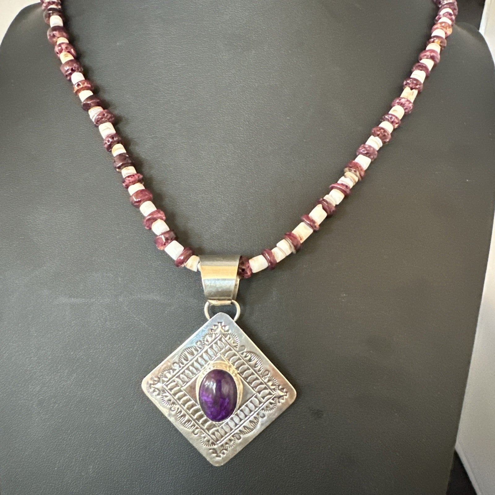 H Joe Purple Spiny Oyster Pendant Shell Sterling Silver Necklace 26” 19544