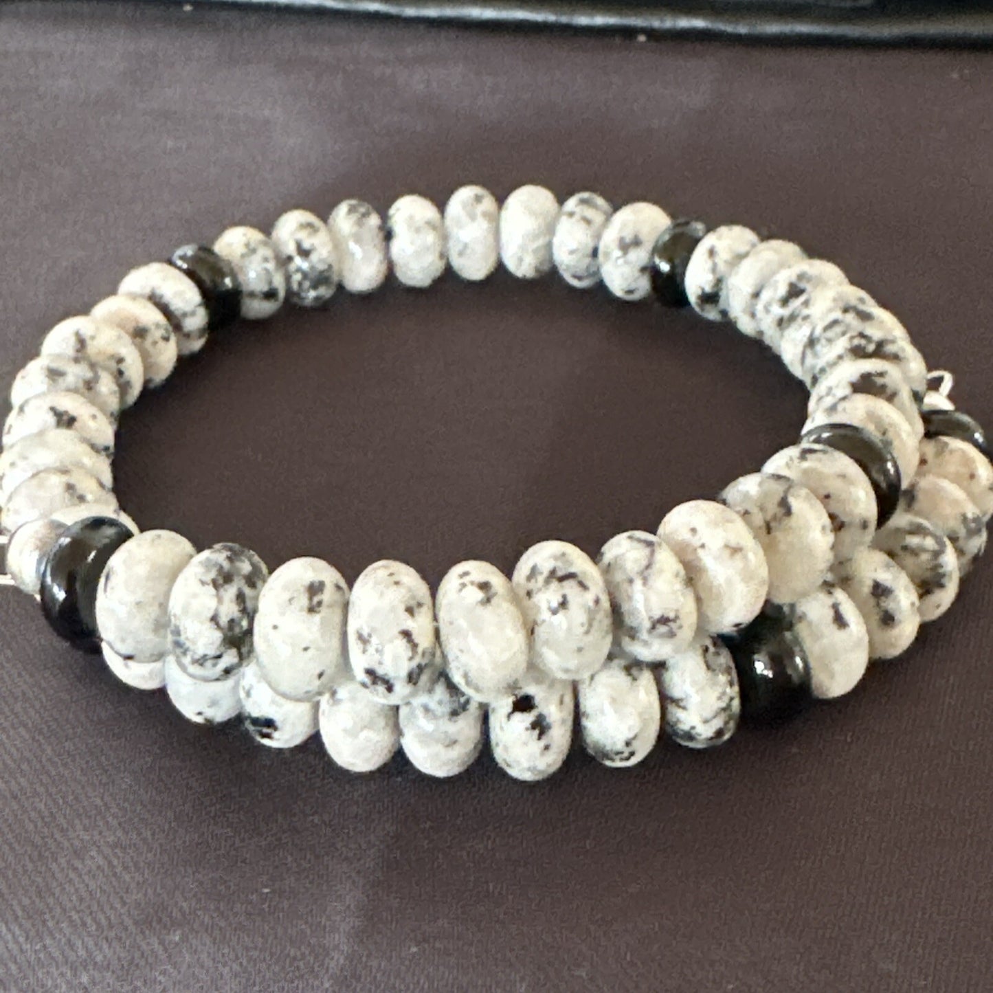 Mens Memory Wire Stainless Steel Black Onyx White Jasper 8mm Bead Bracelet 17708