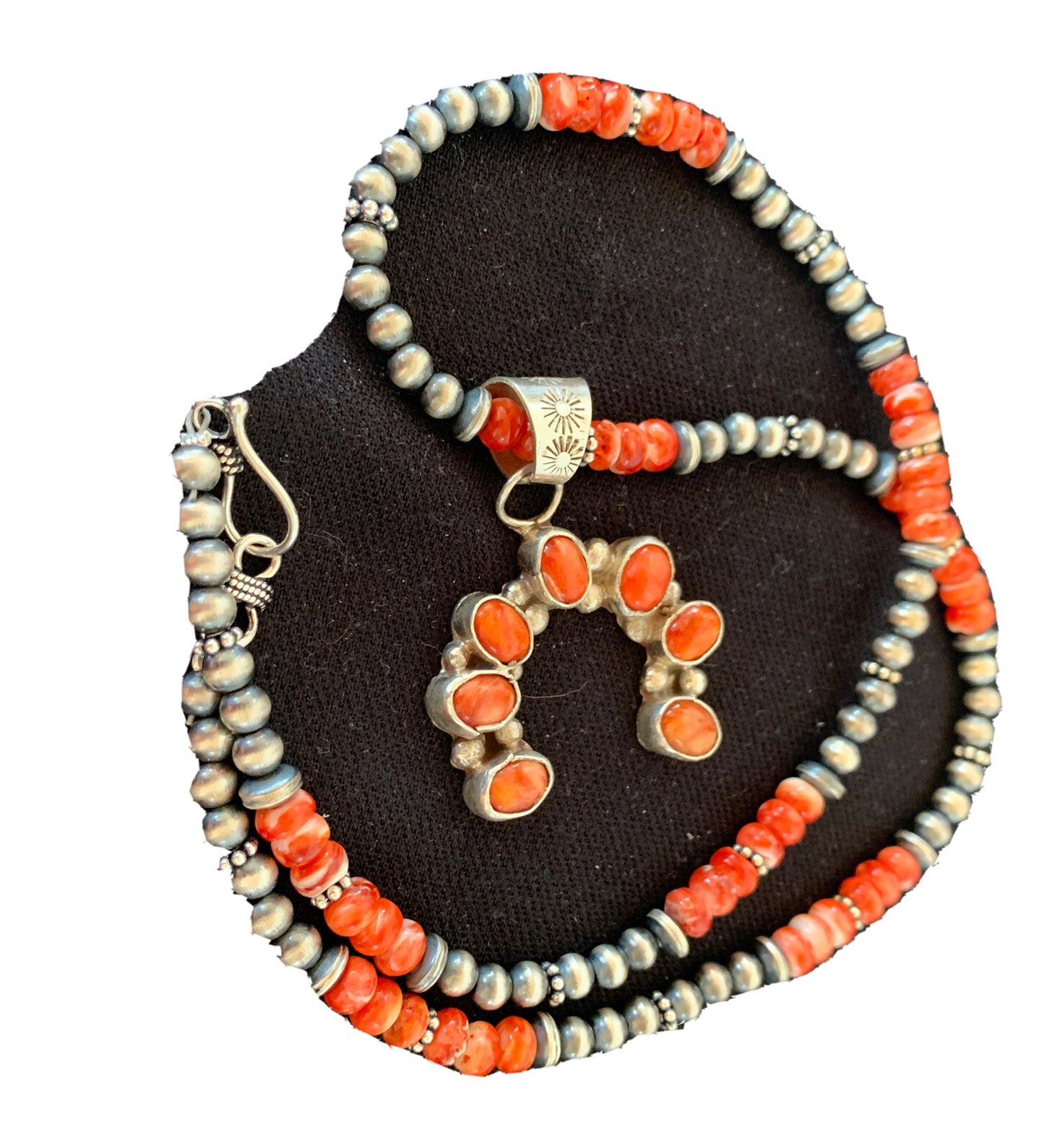 WoMens Navajo Sterling Silver Red Spiny Oyster Naja Pendant Necklace 19183