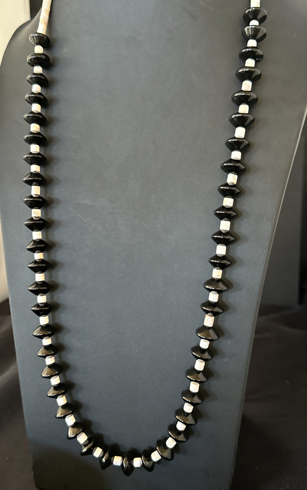 Sterling NAVAJO Black Onyx Pink Shell Silver Necklace 34” 19578