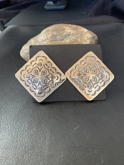 Native American Womens Navajo Sterling Silver Stamped Handmade Earrings M