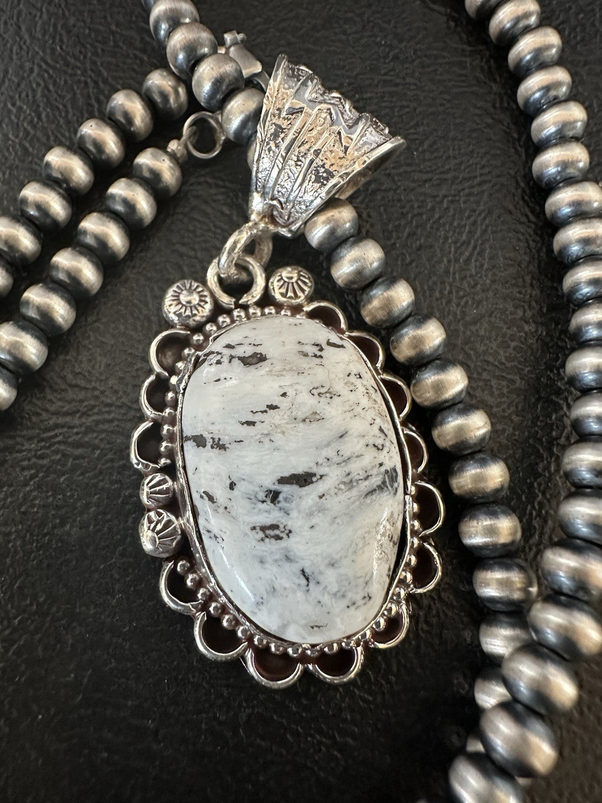 White Buffalo Turquoise Pendant Navajo Pearls Sterling Silver Necklace 19373
