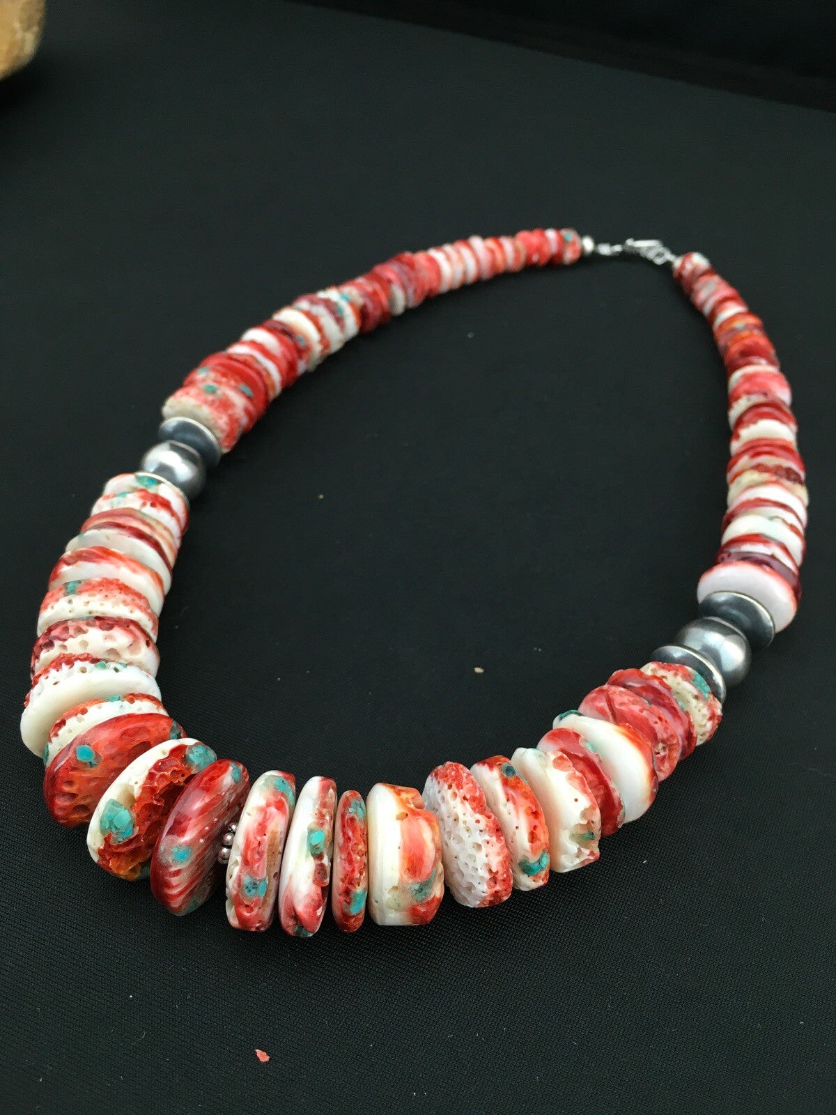 Native Spiny Oyster Graduated Navajo Sterling Silver Necklace 21" 04719